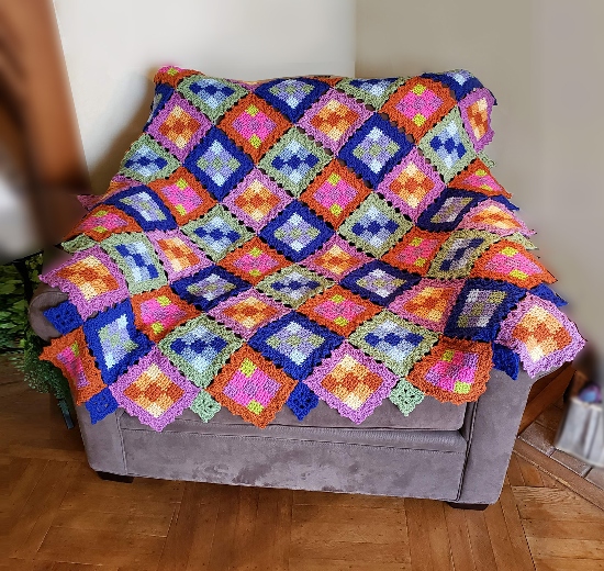 Dazzling 9 Patch Quilt Throw